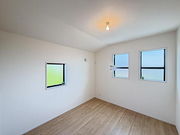 子供部屋にもちょうど良い大きさのお部屋です。