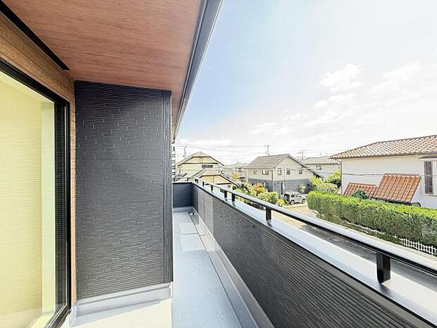 お洗濯ものを気持ち良く太陽の光で干せるのが嬉しいですね。