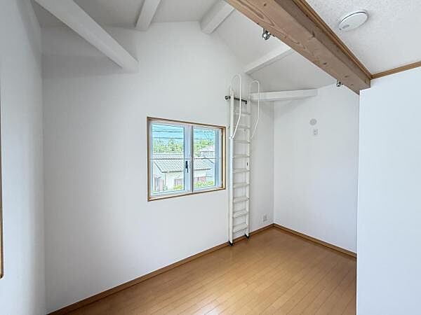 子供部屋にもちょうど良い大きさのお部屋です。
