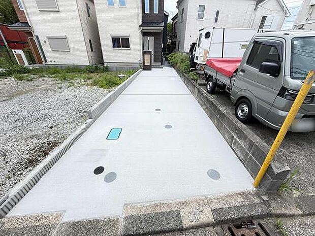 駐車場ももちろん完備しておりますのでお車所有の方にも心強いです。