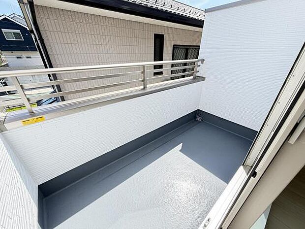 お洗濯ものを気持ち良く太陽の光で干せるのが嬉しいですね。