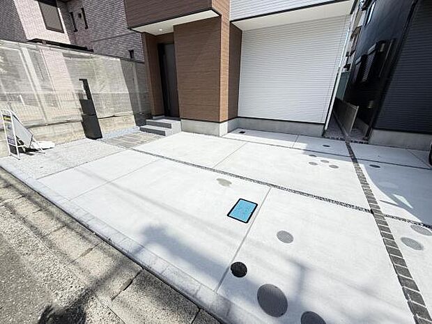 駐車場ももちろん完備しておりますのでお車所有の方にも心強いです。