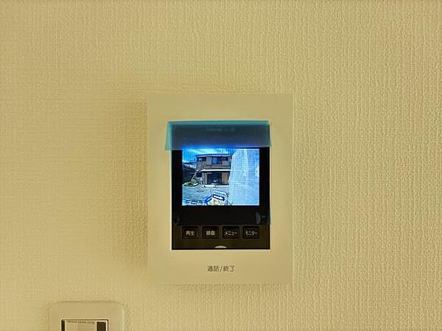 訪問者を確認できるTVモニター付きインターフォンです。