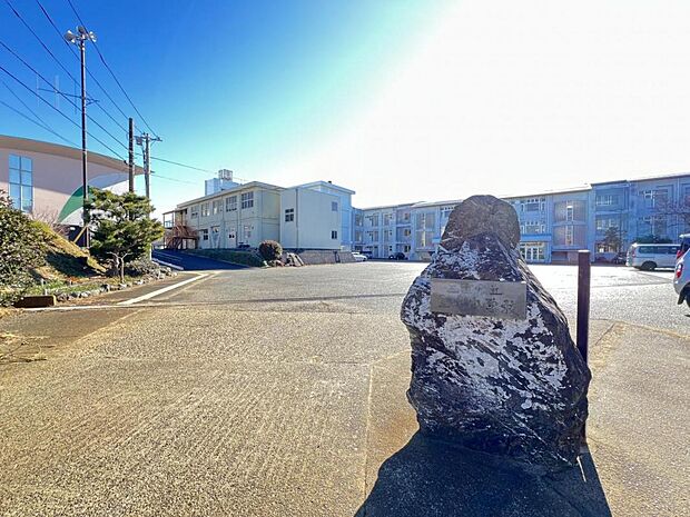 三浦市立三崎中学校まで約1840m(徒歩23分)