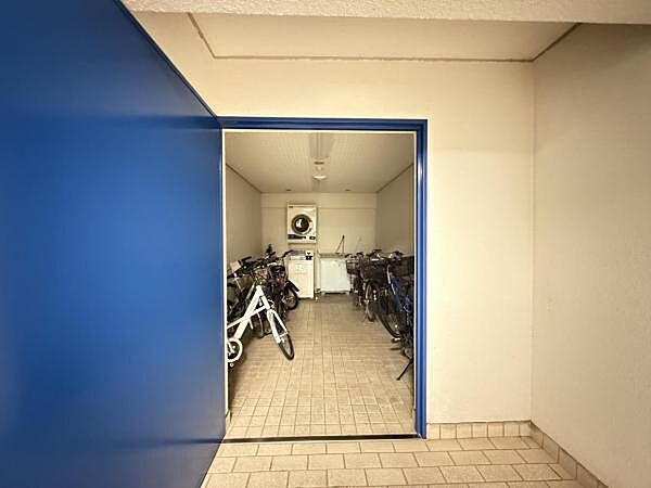敷地内の駐輪場です。