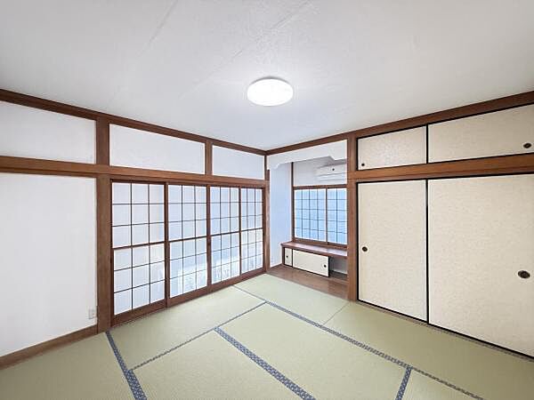 和室スペースです。畳のお部屋は寛げる空間ですね。