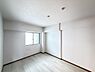 寝室：寝室にもご利用いただける居室スペースです。