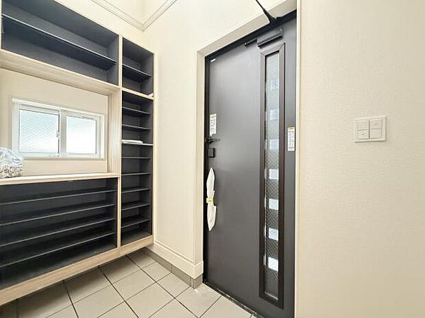 いつも気持ちよくご家族を迎えられる玄関です。