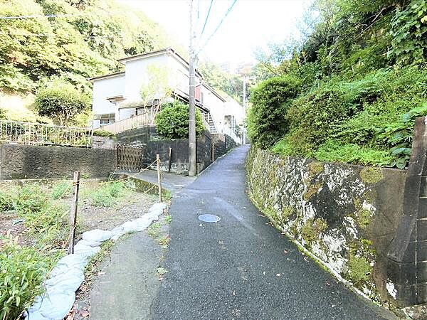 南西側道路に面しておりますので、陽当りも期待できますね。