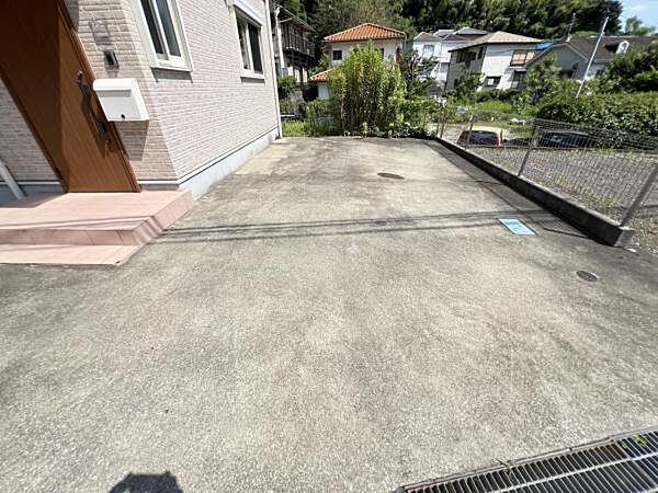 カースペース2台可能なゆとりの敷地。