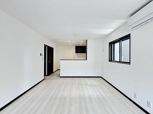 ご家族の温かい時間を演出するダイニングスペースです。