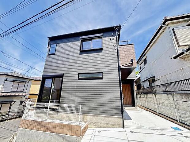 木造在来工法、間取りはファミリー向けの4LDKの住宅です。