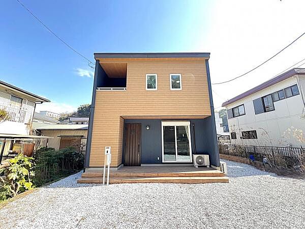 木造在来工法、間取りはファミリー向けの3LDKの住宅です。