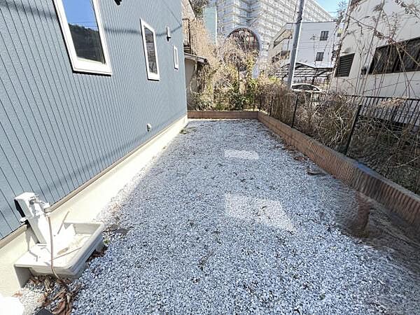 お庭スペースは、ガーデニングやお子様との外遊びなど多彩な用途でお楽しみいただけます。