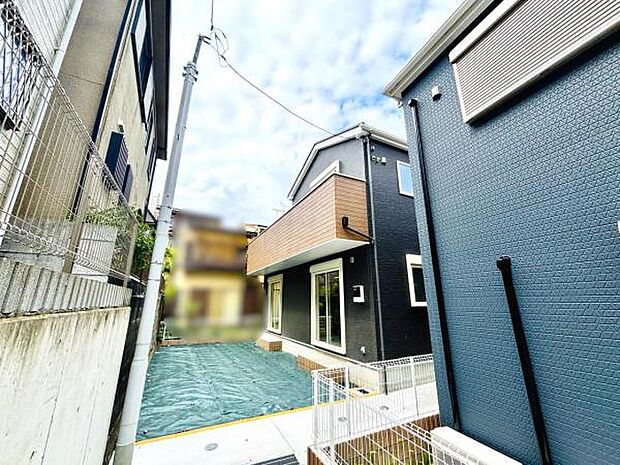 木造在来工法、間取りはファミリー向けの4LDKの住宅です。