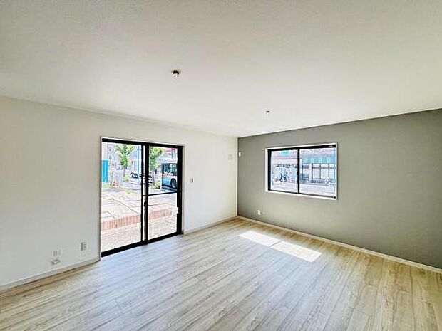 リビングダイニングになります。ご家族そろっての素敵な空間になりそうですね。