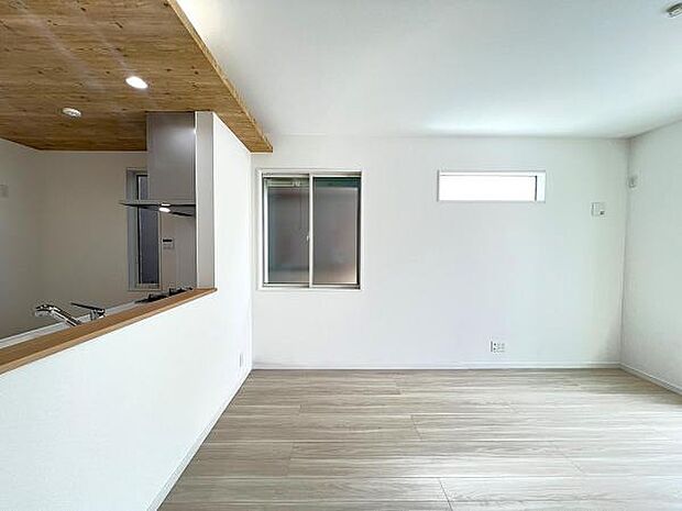 ご家族の温かい時間を演出するダイニングスペースです。