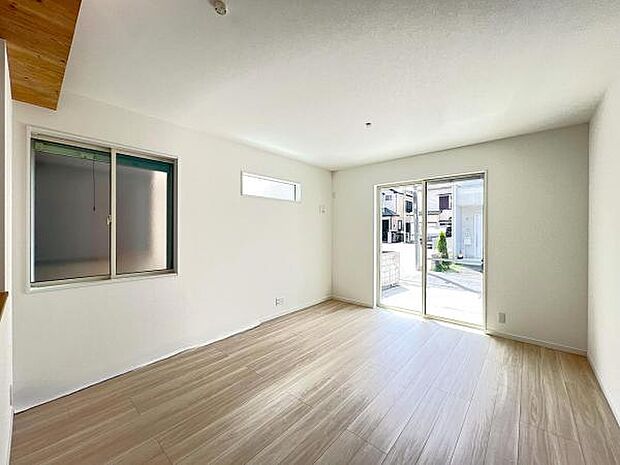 リビングダイニングになります。ご家族そろっての素敵な空間になりそうですね。