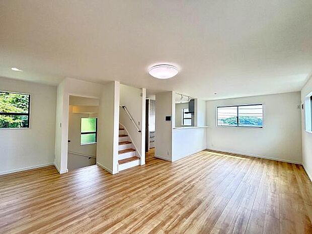 リビングダイニングになります。ご家族そろっての素敵な空間になりそうですね。