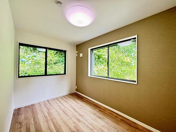 5帖の洋室はゲストルームとしてもお使い頂けますね。