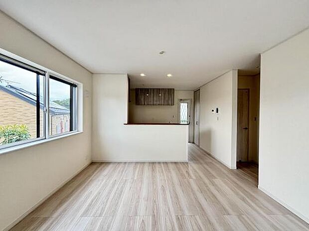 ご家族の温かい時間を演出するダイニングスペースです。