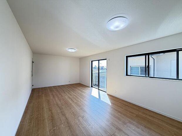 家族団らんの場所としてゆったりと居心地の良いリビングです。