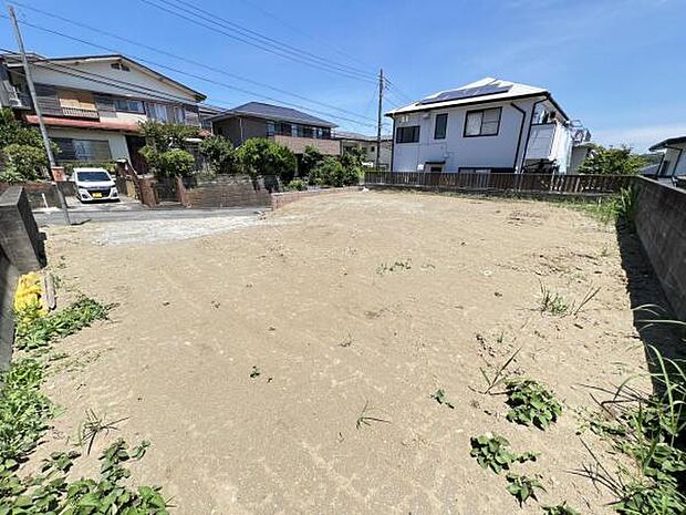 木造在来工法、間取りはファミリー向けのサウナ付き3LDKの住宅です。