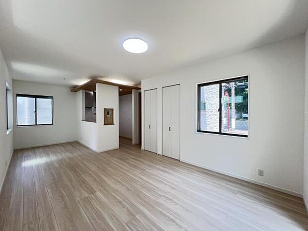 リビングダイニングになります。ご家族そろっての素敵な空間になりそうですね。