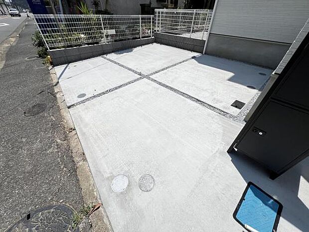 駐車場ももちろん完備しておりますのでお車所有の方にも心強いです。