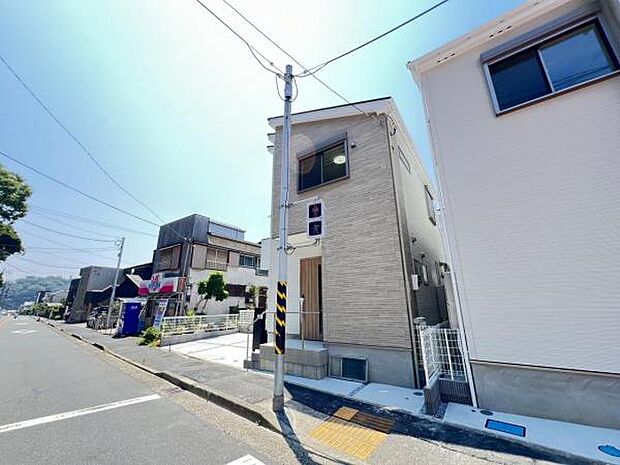 木造在来工法、間取りはファミリー向けの4LDKの住宅です。