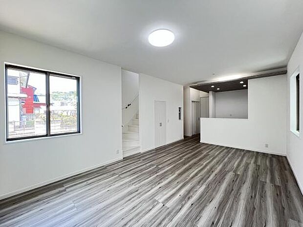 リビングダイニングになります。ご家族そろっての素敵な空間になりそうですね。