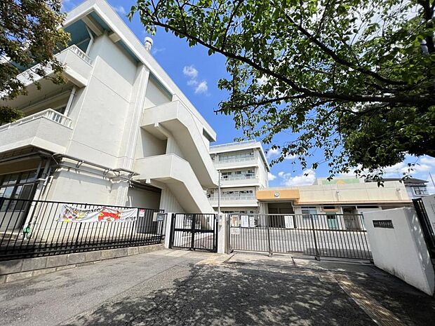 横浜市立高舟台小学校まで約450m（徒歩6分）