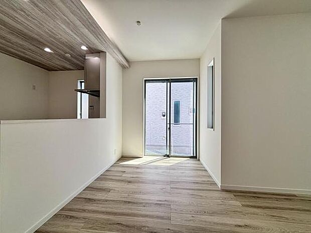 ご家族の温かい時間を演出するダイニングスペースです。