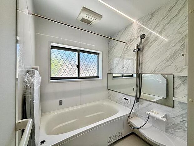 お風呂でほっとひといき。1日の疲れを癒しましょう。