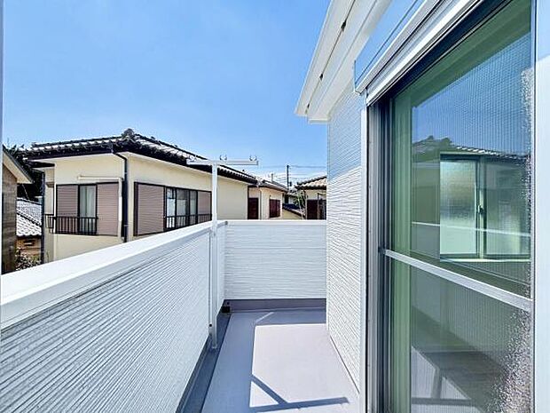 お洗濯ものを気持ち良く太陽の光で干せるのが嬉しいですね。