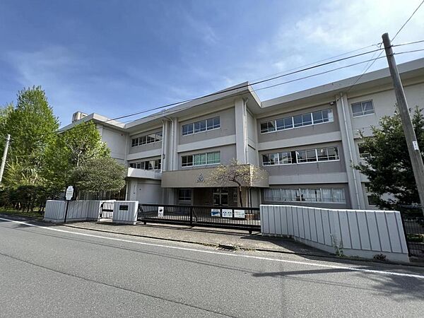 横須賀市立公郷小学校まで約670m（徒歩9分）