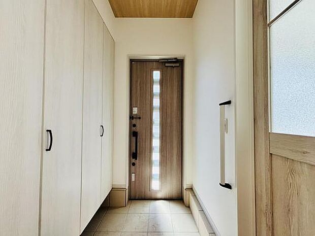 いつも気持ちよくご家族を迎えられる玄関です。