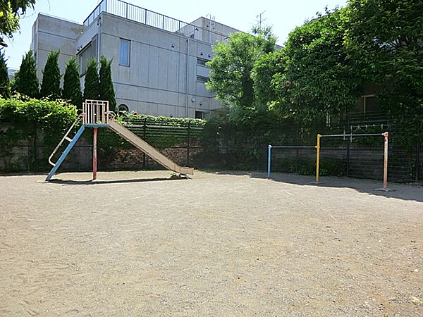 ◇お子様と一緒にのびのびと遊べる公園が多く点在しています。