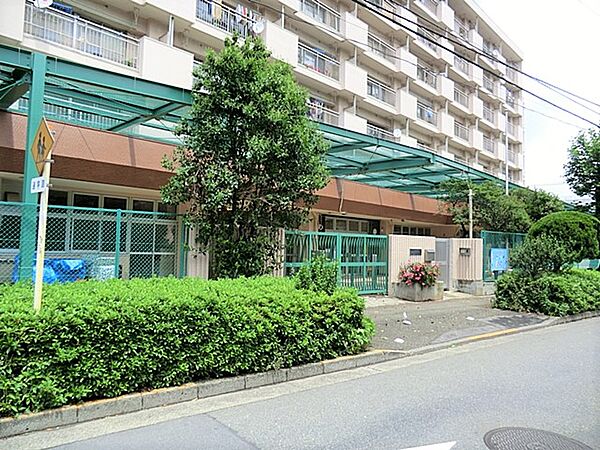 閑静で穏やかな住環境は、子育て世帯も安心の立地です。