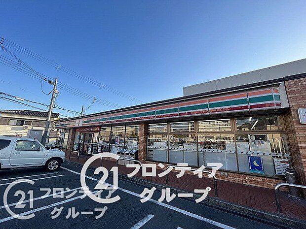 セブンイレブン川西東畦野3丁目店 徒歩15分。 1190m