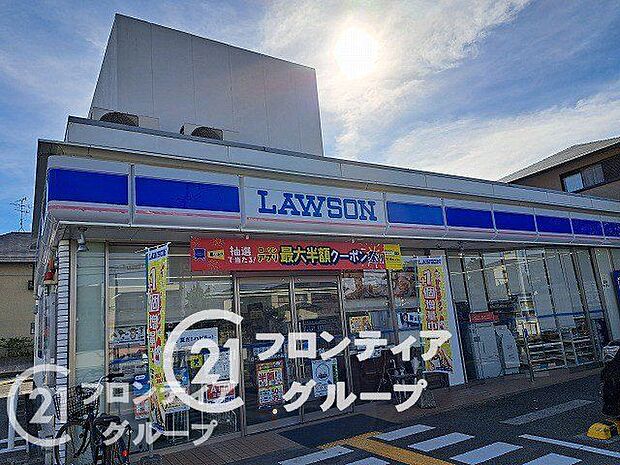 ローソン川西清和台西店 徒歩42分。 3350m