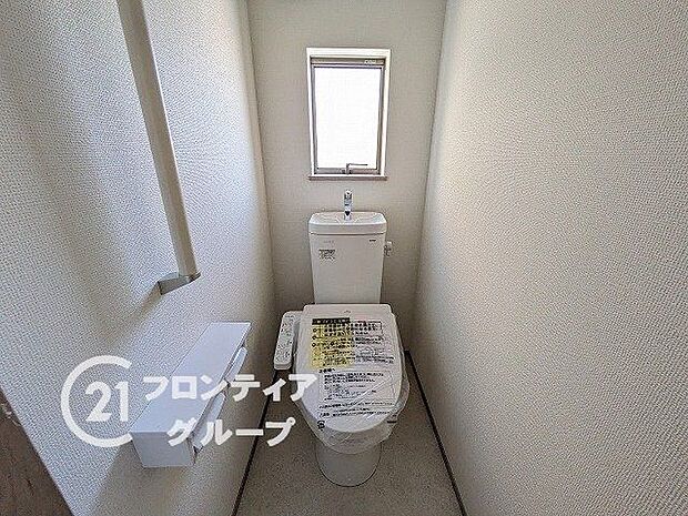 トイレは1階と2階の2カ所に設置！階段を上り下りせずに使用できるので、高齢の方にも安心です！