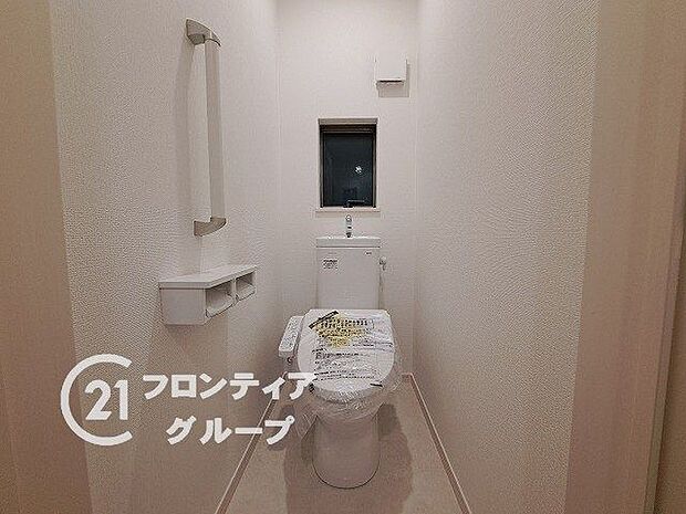 トイレは1階と2階の2カ所に設置！階段を上り下りせずに使用できるので、高齢の方にも安心です！