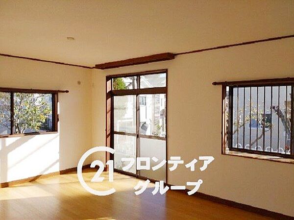 広々としたリビングはゆとりがありますね