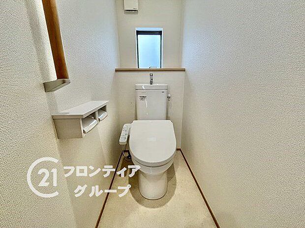 トイレは1階と2階の2カ所に設置！階段を上り下りせずに使用できるので、高齢の方にも安心です！