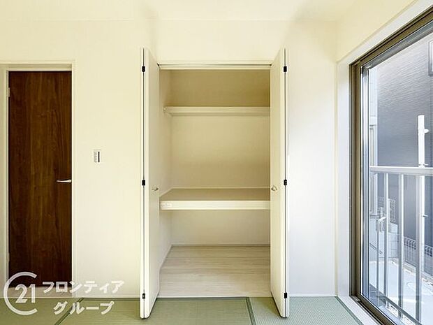 押入れには、お子様のおもちゃや来客時の座布団などもしっかり収納いただけます!