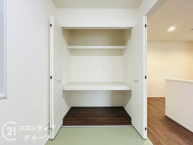 押入れには、お子様のおもちゃや来客時の座布団などもしっかり収納いただけます!