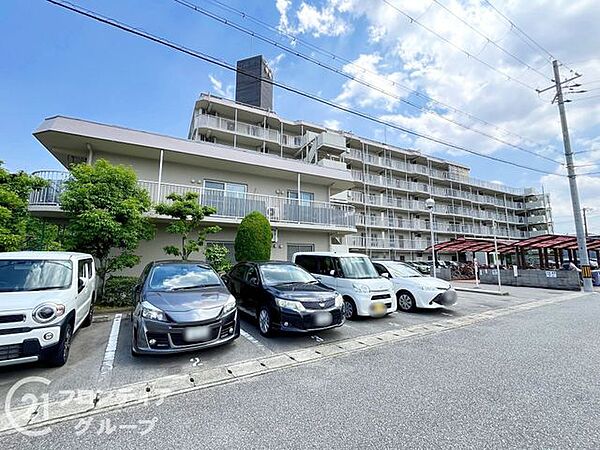 便利な駐車場で、毎日の車の出し入れがスムーズに行えます