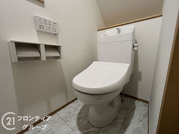 トイレは1階と2階の2カ所に設置！階段を上り下りせずに使用できるので、高齢の方にも安心です！