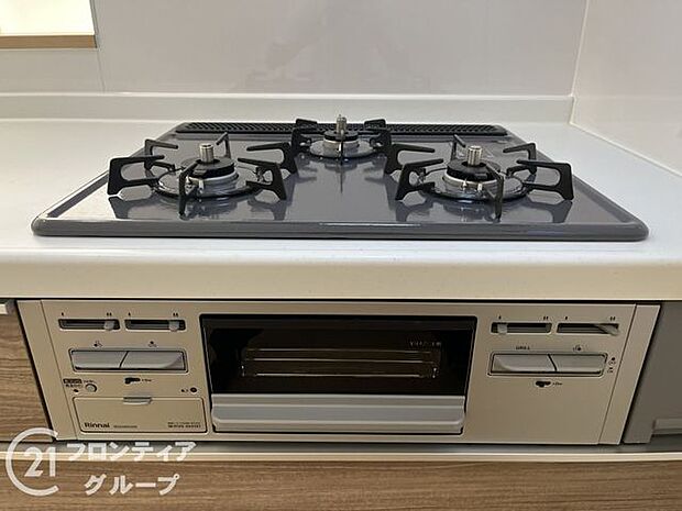 お手入れしやすい3口コンロ！お料理が楽しくなりそうですね